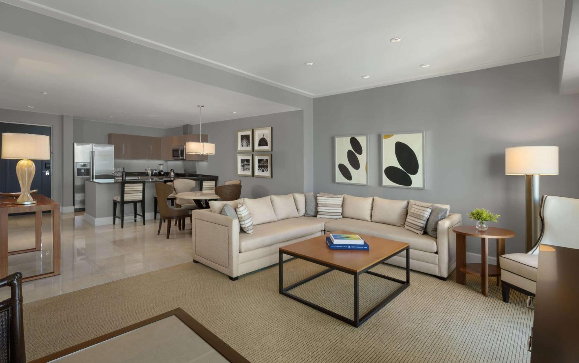 Bristol Panama, A Registry Collection Hotel 外观 照片 A living room at The Ritz-Carlton, Boston